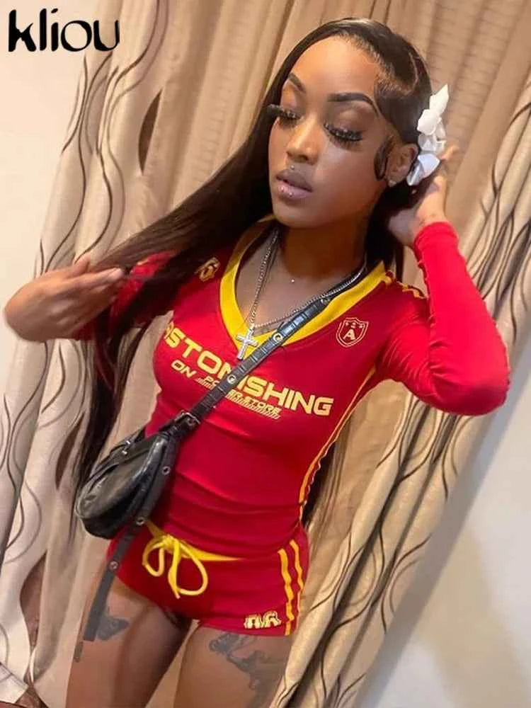 Printed Sporty 2-Piece Set (Women’s Long Sleeve Top & Fitted Shorts)