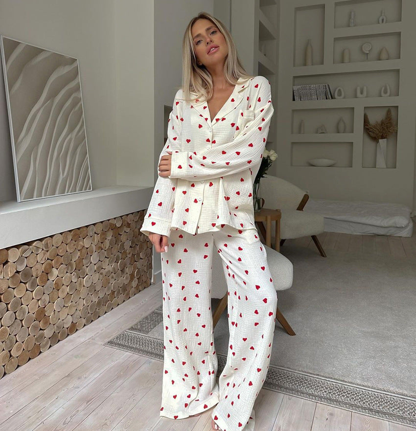 Pijama de dos piezas con estampado de corazones para mujer