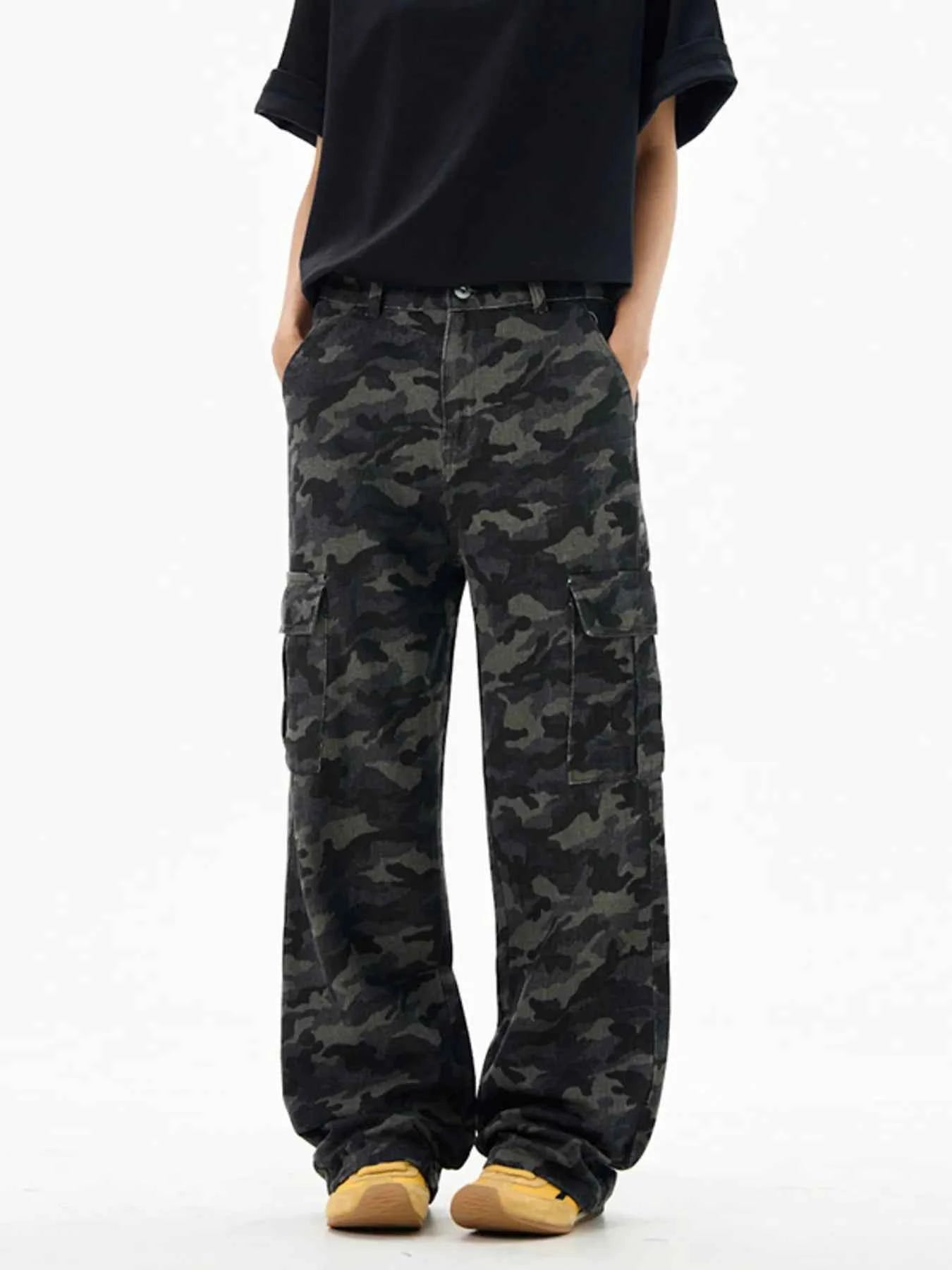 Men's Relaxed Fit Camo Cargo Pants