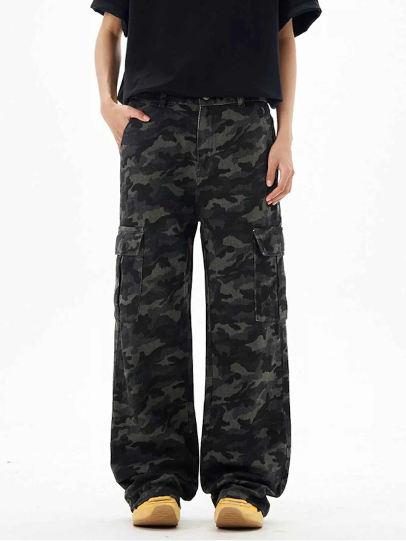 Men's Relaxed Fit Camo Cargo Pants