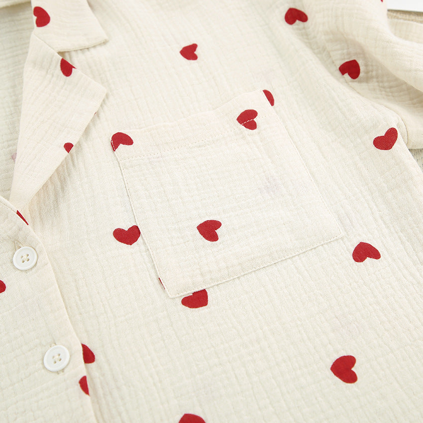 Pijama de dos piezas con estampado de corazones para mujer