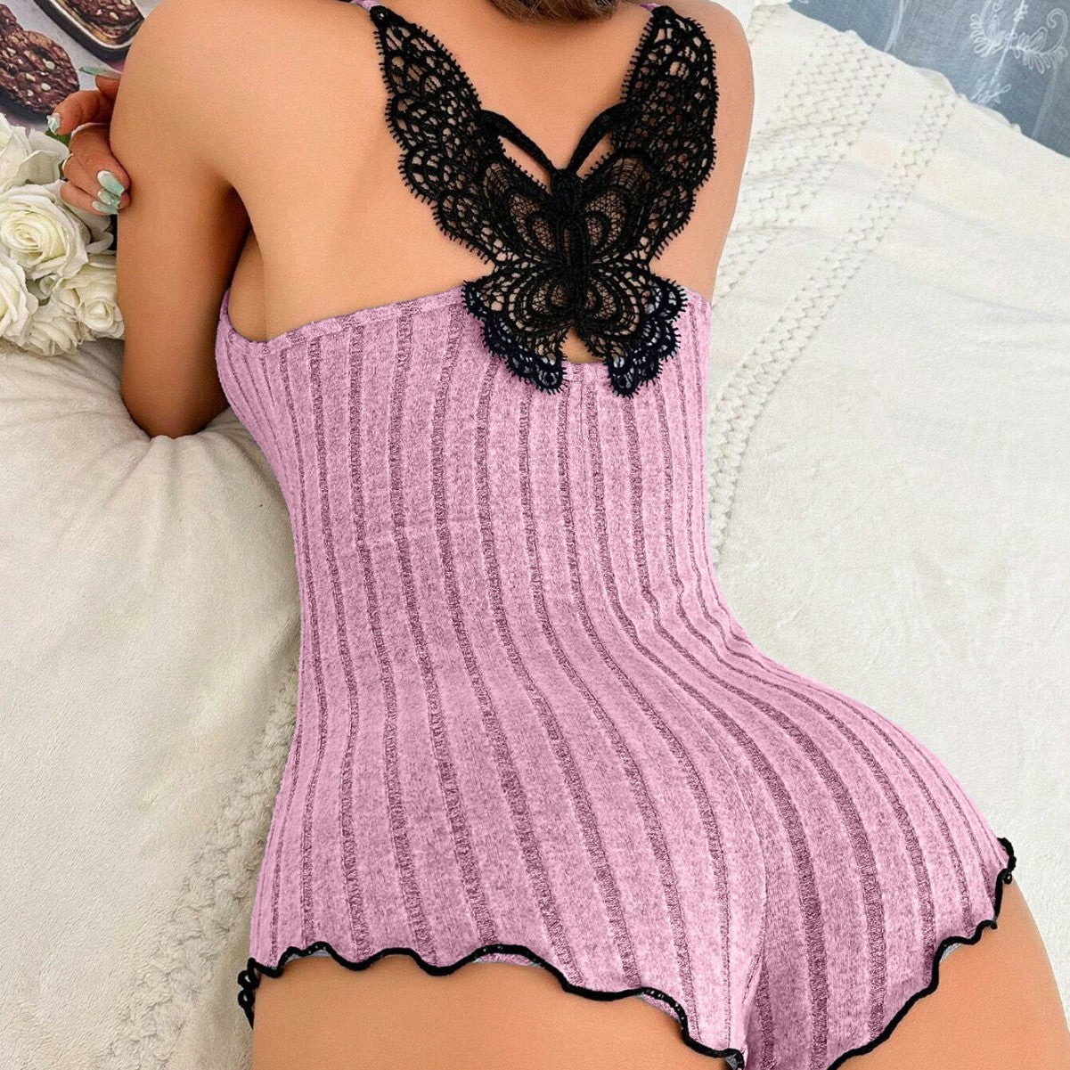 Pijama de una pieza con tirantes de encaje y espalda de mariposa para mujer