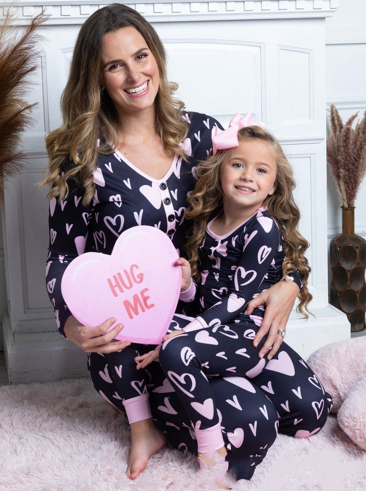 Conjunto de pijamas de San Valentín con estampado de corazones para madre e hija