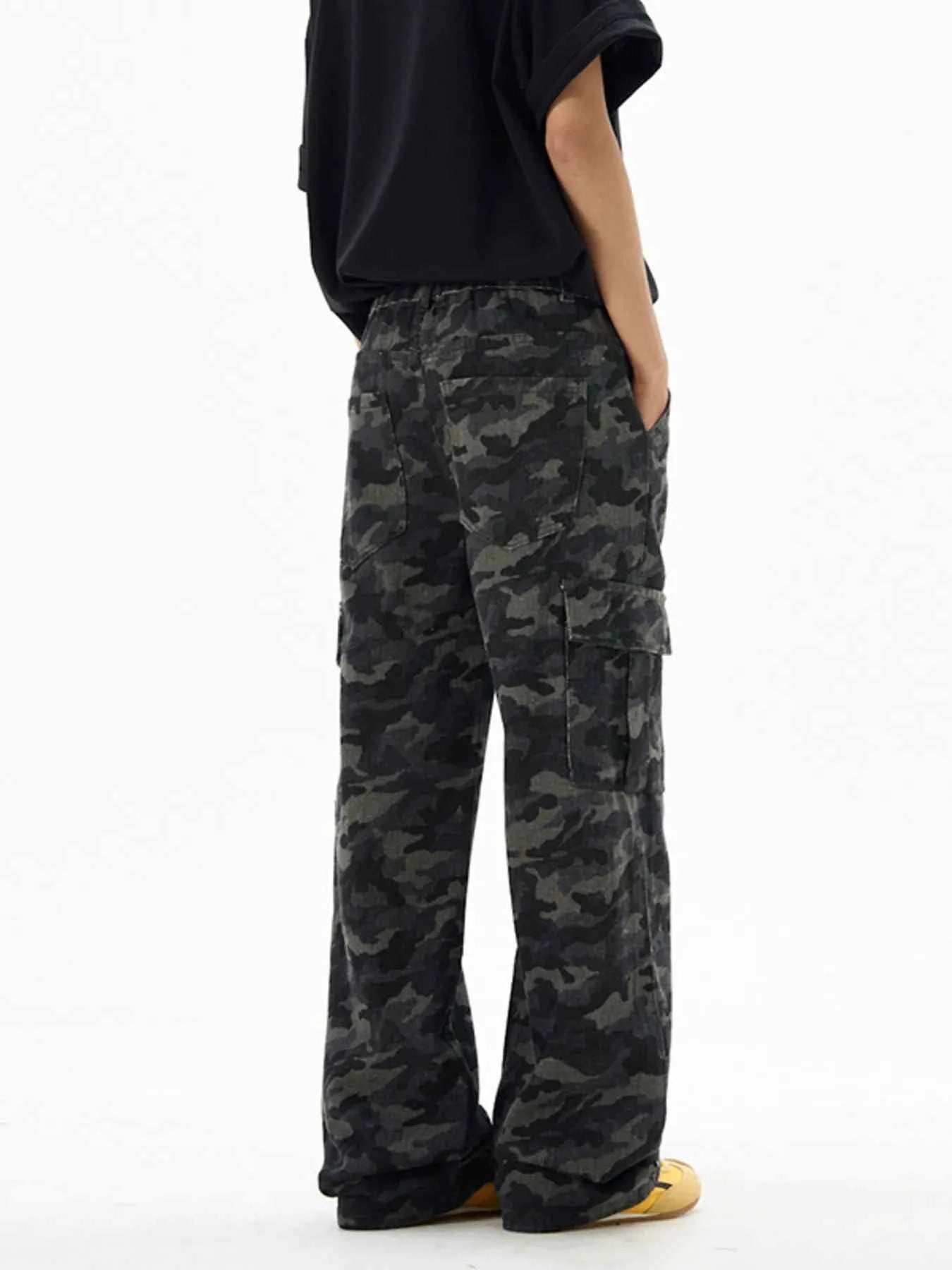 Men's Relaxed Fit Camo Cargo Pants