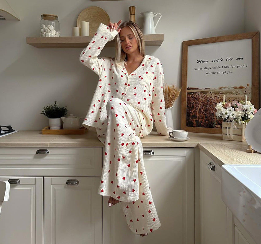 Pijama de dos piezas con estampado de corazones para mujer