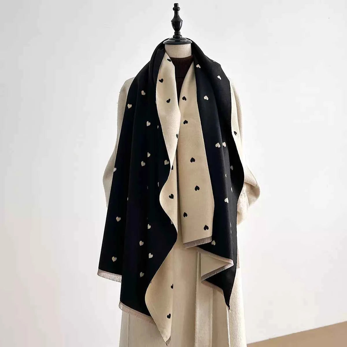 Heart-Patterned Raw Hem Winter Scarf