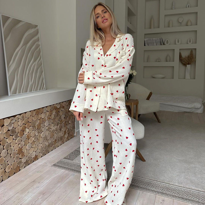 Pijama de dos piezas con estampado de corazones para mujer