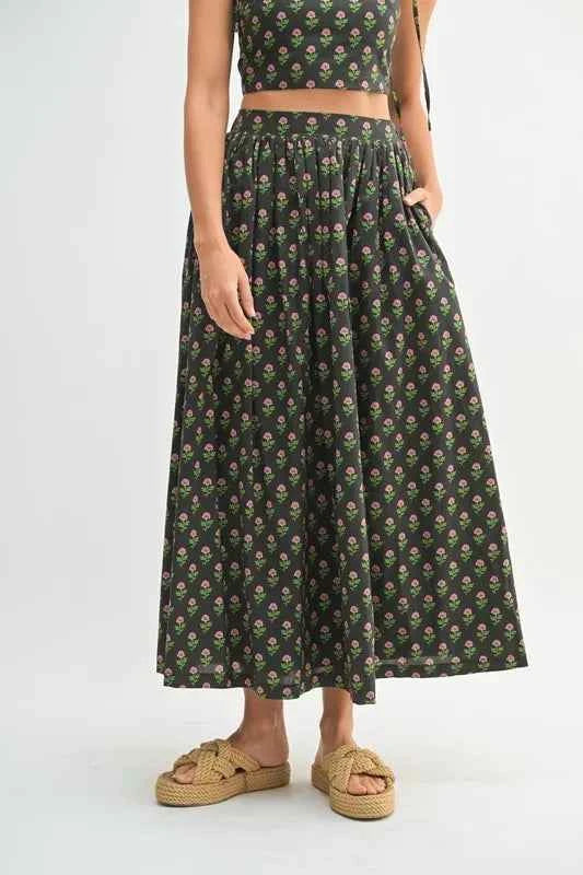 MABLE Floral Set - Stylish Crop Top and Skirt Ensemble