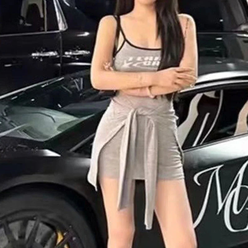 Vestido midi de dos piezas con detalle de tirantes