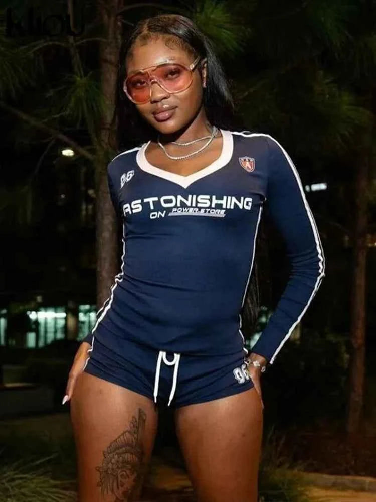 Printed Sporty 2-Piece Set (Women’s Long Sleeve Top & Fitted Shorts)