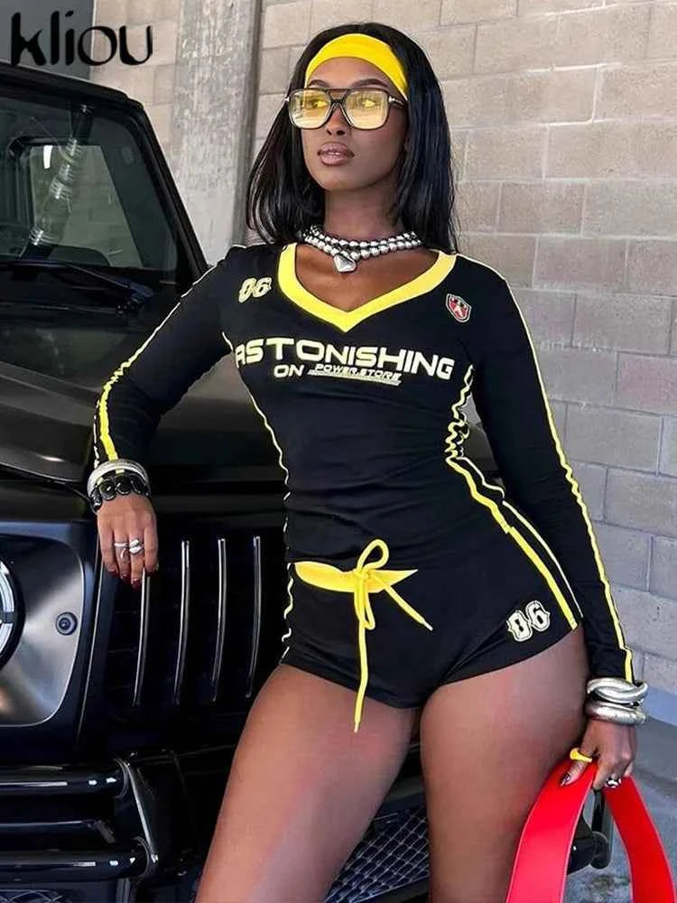 Printed Sporty 2-Piece Set (Women’s Long Sleeve Top & Fitted Shorts)