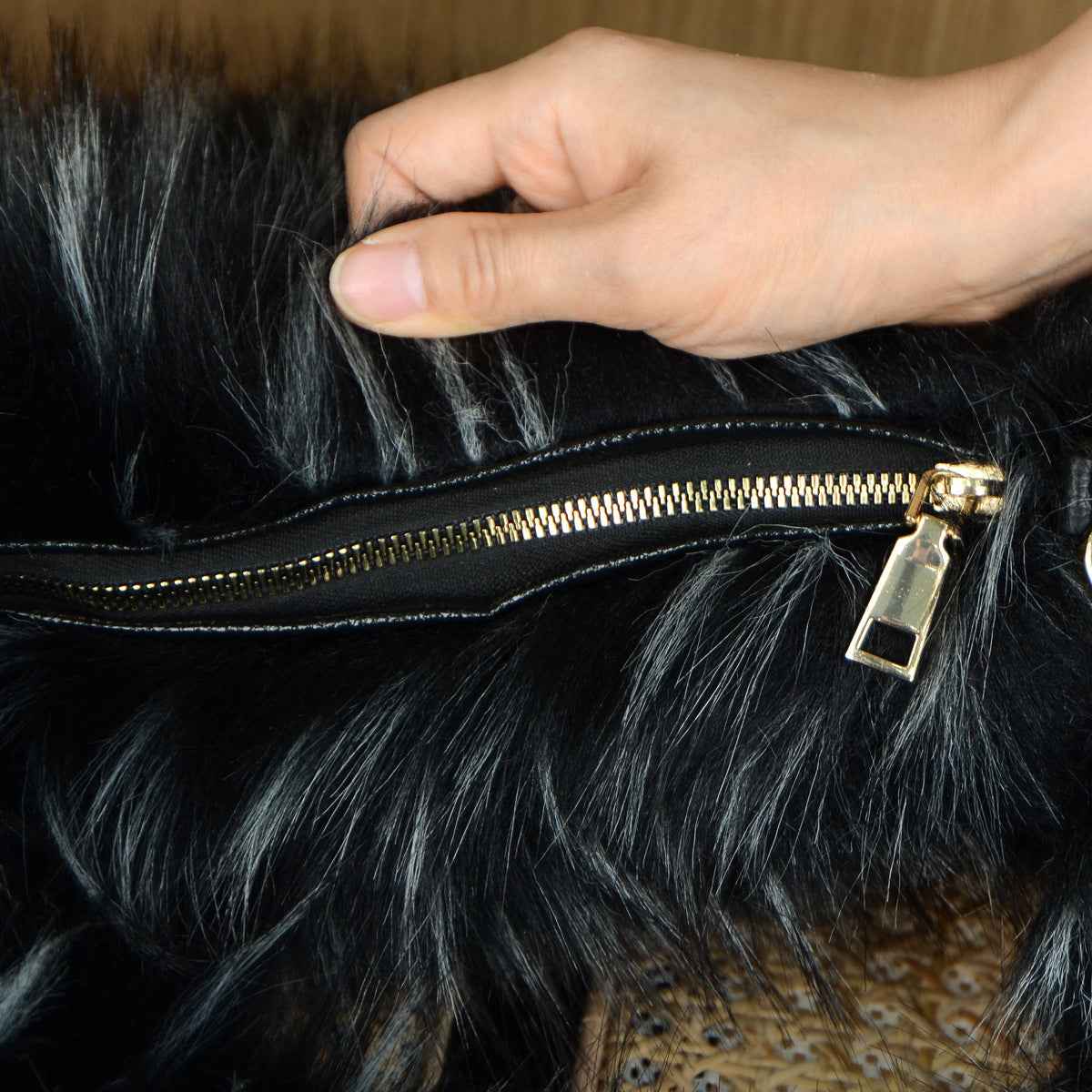 LuxeHeart Plush Shoulder Bag – Soft Faux Fur Tote for Winter