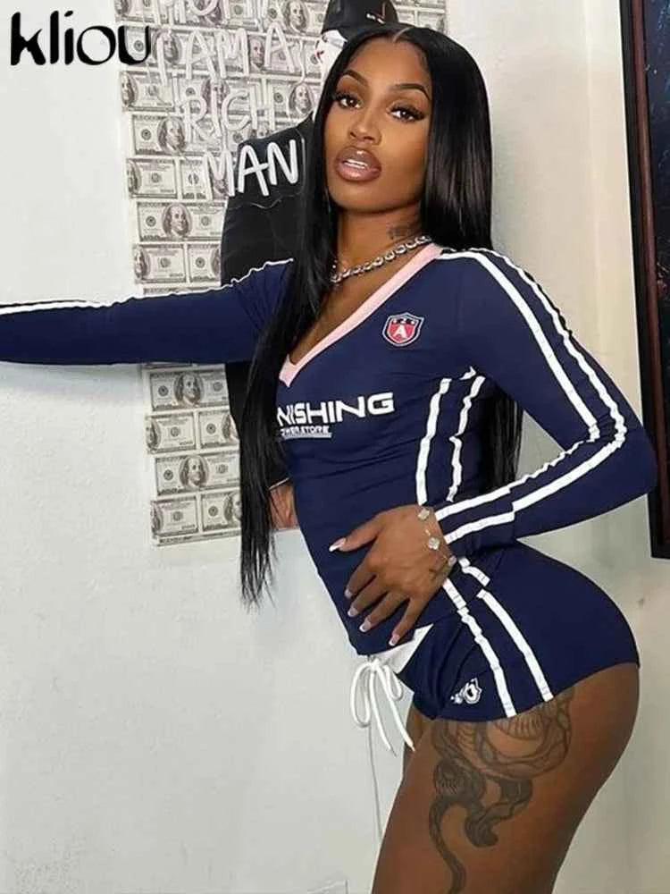 Printed Sporty 2-Piece Set (Women’s Long Sleeve Top & Fitted Shorts)