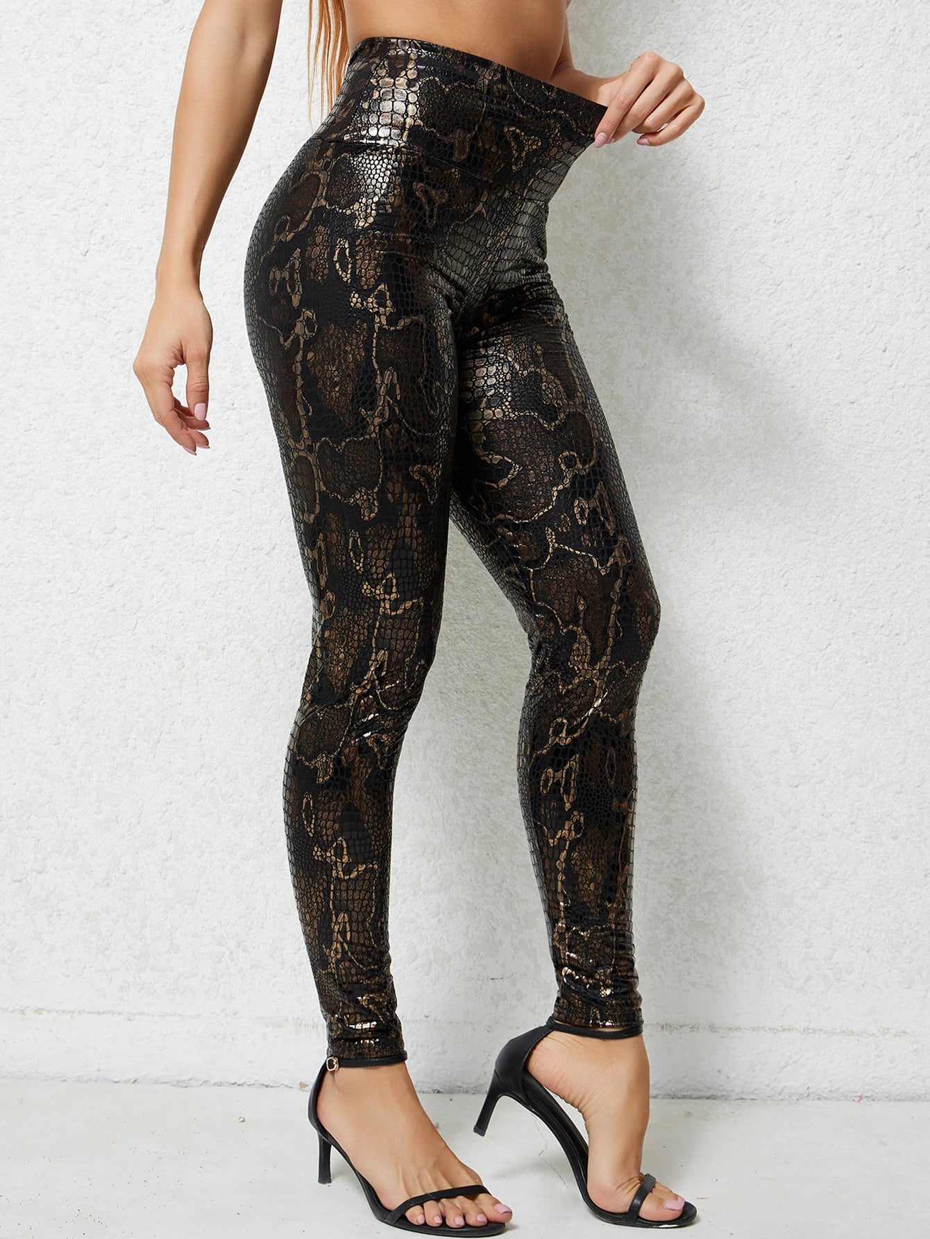 Leggings de talle alto con estampado de serpiente – Ajuste elástico a la moda