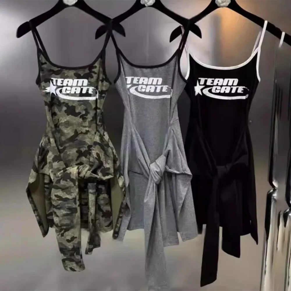 Vestido midi de dos piezas con detalle de tirantes