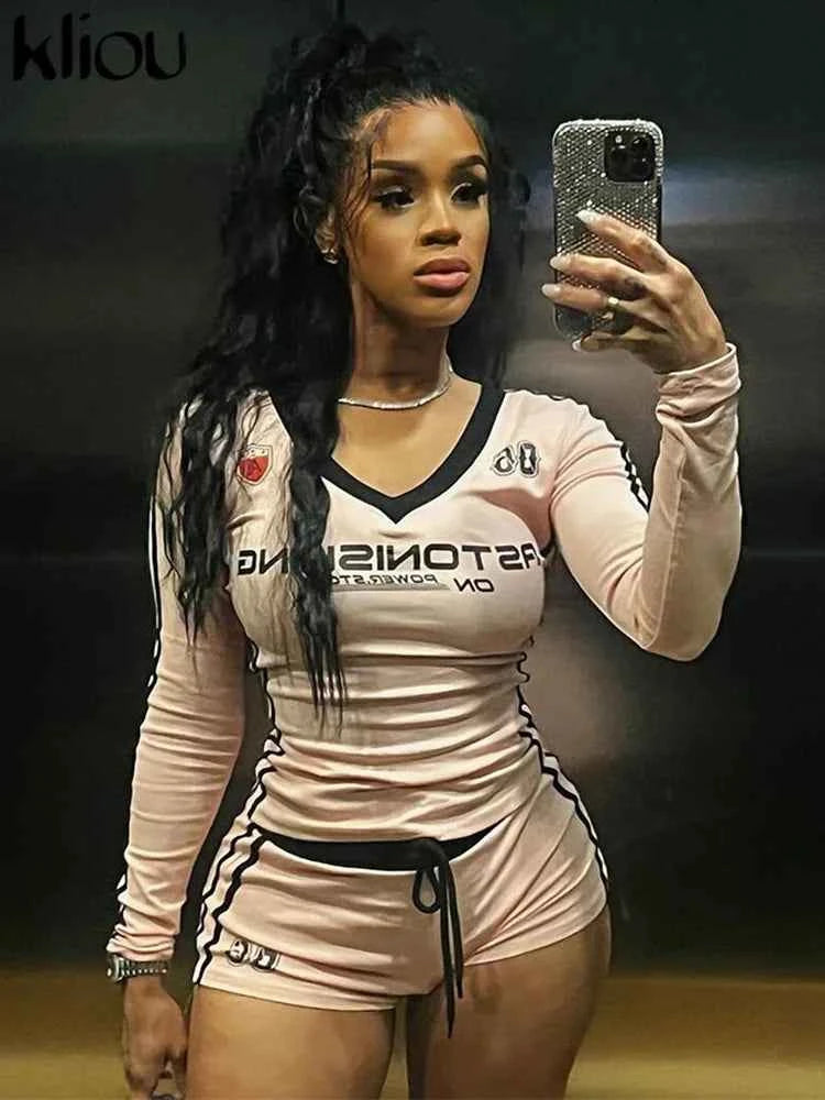 Printed Sporty 2-Piece Set (Women’s Long Sleeve Top & Fitted Shorts)