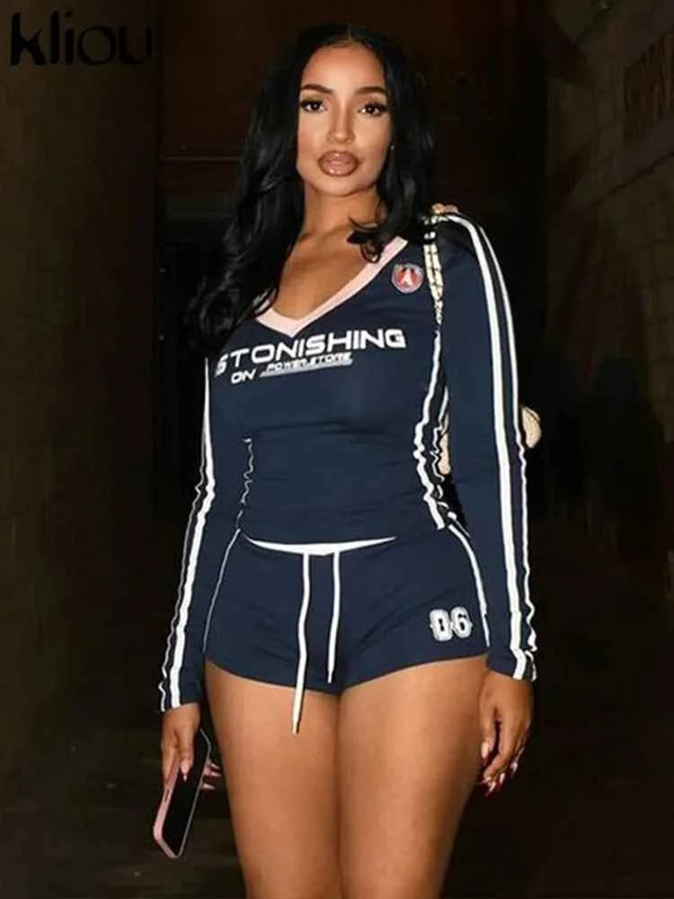 Printed Sporty 2-Piece Set (Women’s Long Sleeve Top & Fitted Shorts)