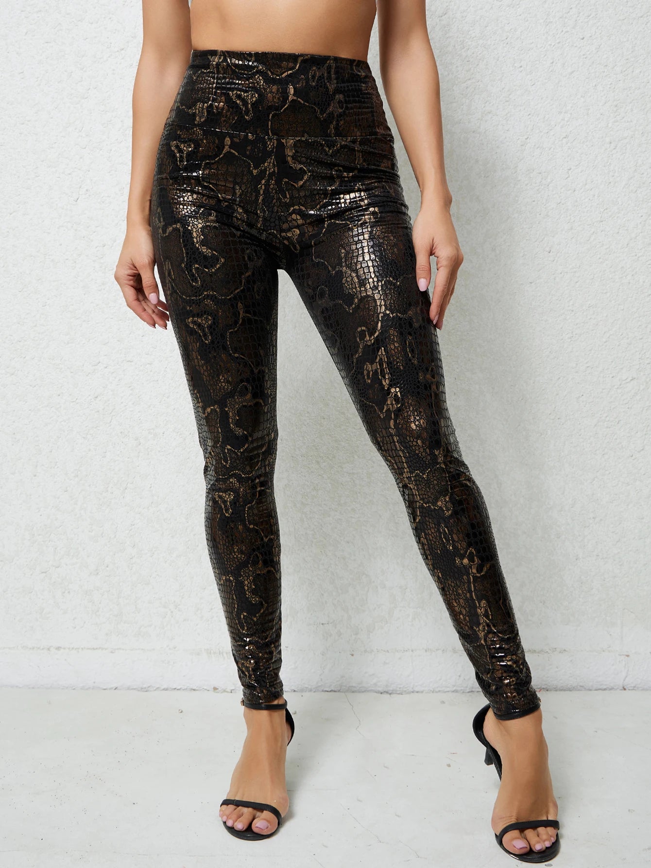 Leggings de talle alto con estampado de serpiente – Ajuste elástico a la moda