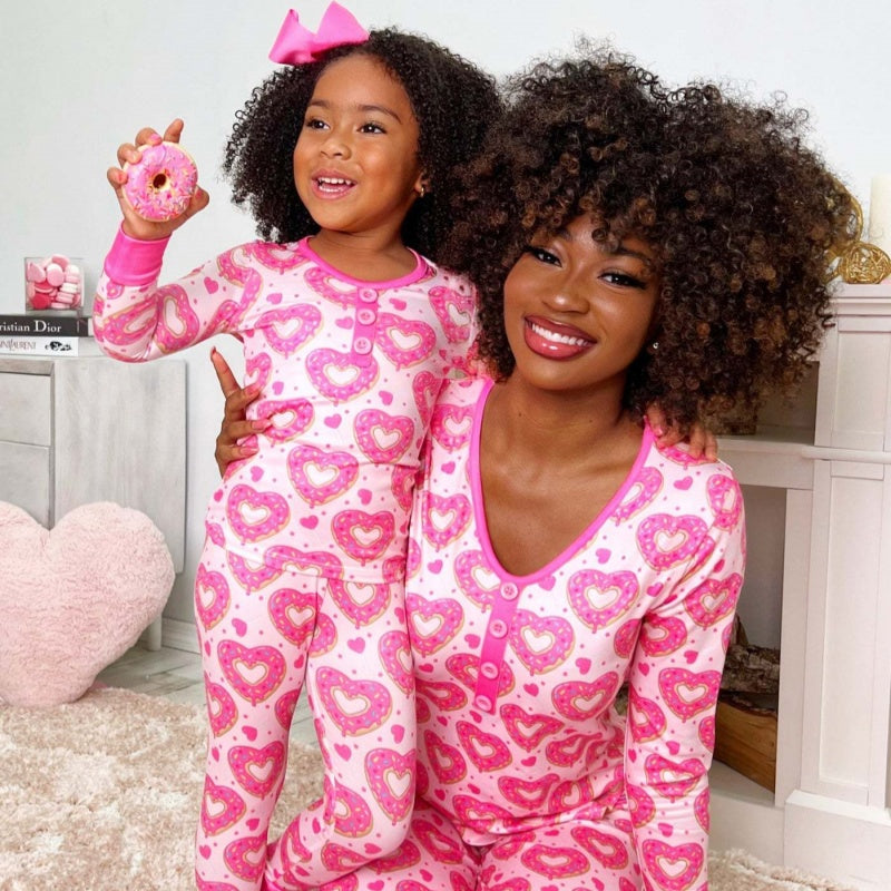 Conjunto de pijamas de San Valentín con estampado de corazones para madre e hija