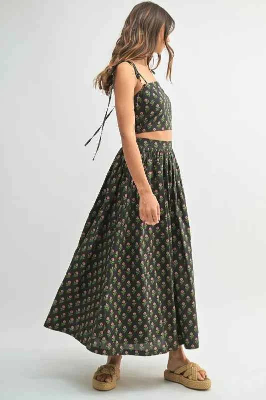 MABLE Floral Set - Stylish Crop Top and Skirt Ensemble