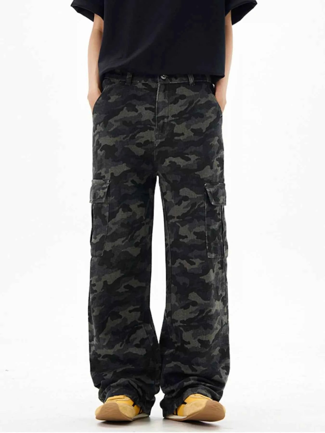 Men's Relaxed Fit Camo Cargo Pants