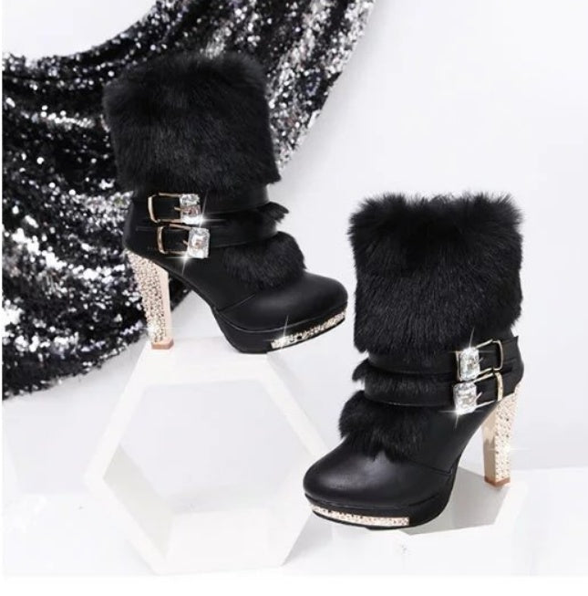 Botines de tacón grueso y alto de media pantorrilla con cuero y pelo integrados y pedrería para mujer