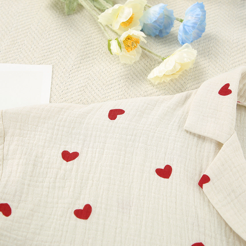Pijama de dos piezas con estampado de corazones para mujer