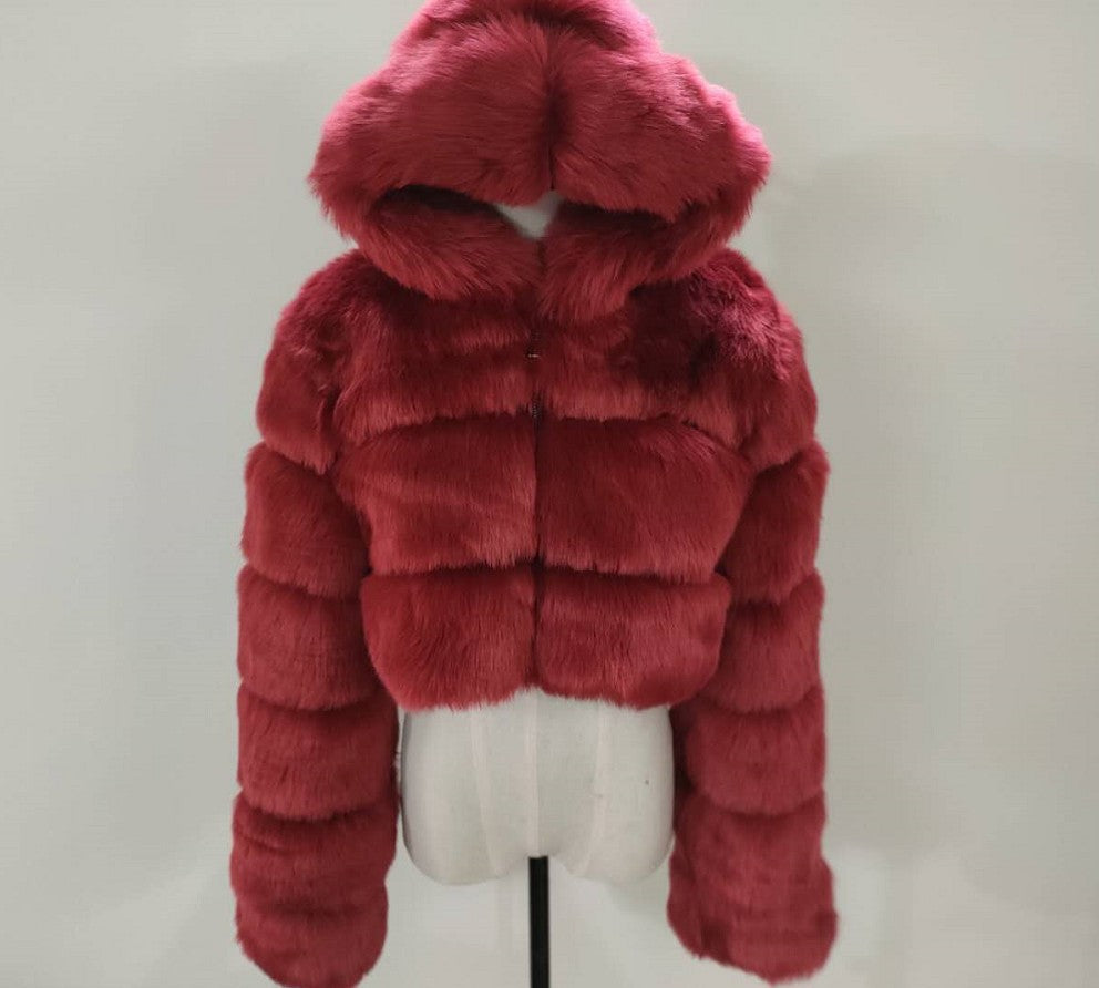 Women’s Elegant Hooded Faux Fur Coat – Short & Chic