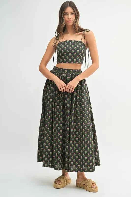 MABLE Floral Set - Stylish Crop Top and Skirt Ensemble