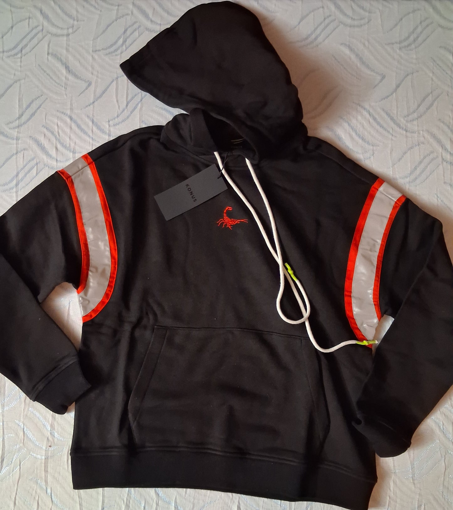 Men’s Reflective Tape Utility Cargo Hoodie – Black – Konus